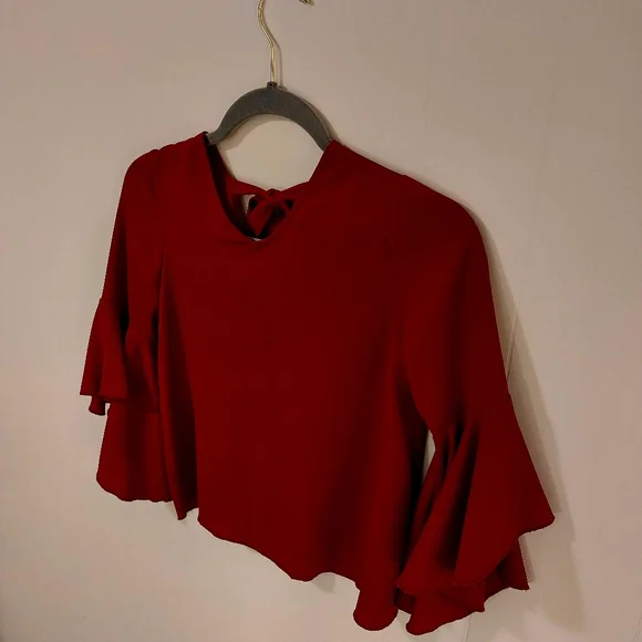 🌟 Bell sleeve burgundy blouse - Picture 3 of 6